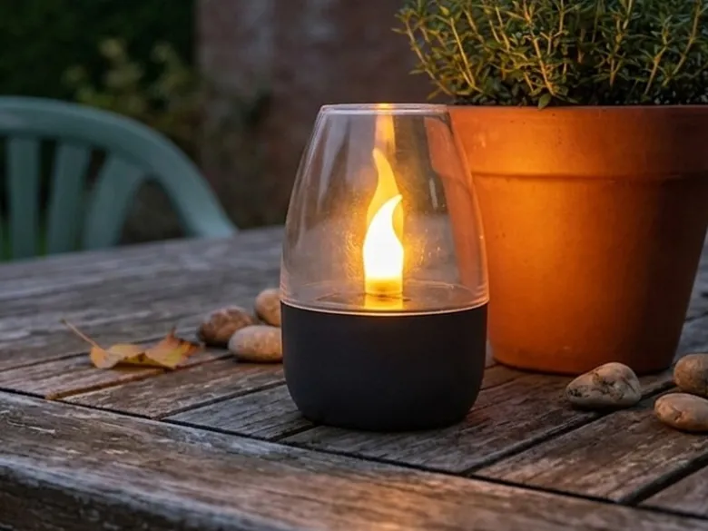 Kleines LED Deko Solar Windlicht mit Flammeneffekt, Höhe 9cm