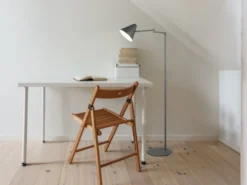 Kleine Stehlampe COSIMA mit Schwenkarm aus Metall Anthrazit, Höhe 126,5cm