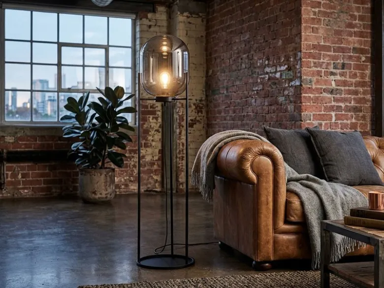 Kleine Stehlampe REGI mit Metallfuß und Rauchglas Glaskugel oval - Höhe 110cm