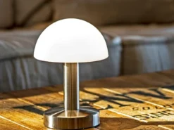 Kleine Tischlampe WARIN touch dimmbar, Glasschirm Weiß mit E14 LED, Höhe 21cm