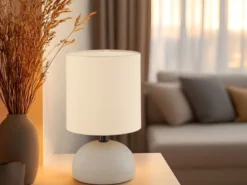 Kleine Tischleuchte LUCI mit Keramikfuß Beige & Stoffschirm Weiß, Höhe 23cm