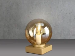 Kleine Tischleuchte PLUTO Messing Sockel - Glaskugel Amber, Höhe 17,5cm