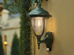 Landhausstil Außenwandleuchte PARMA Grün mit Bewegungsmelder, Höhe 48cm