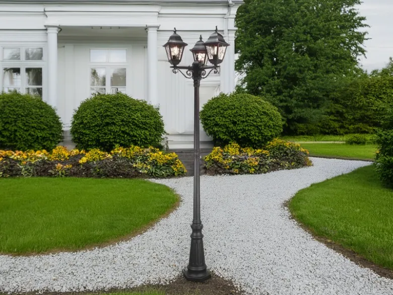 Landhausstil Straßenlaterne NORFOLK 3-flammig mit Bleiglas, Höhe 227cm