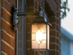 LED Außen Wandlaterne hängend im Landhausstil, schwarz, Höhe 38cm