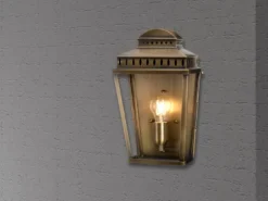 LED Außenwandleuchte im Landhausstil, Altmessing Höhe 37,5cm