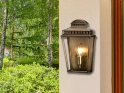 LED Außenwandleuchte im Landhausstil, Altmessing Höhe 37,5cm