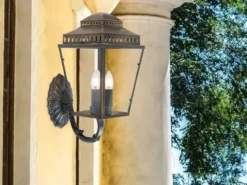 LED Außenwandleuchte im Landhausstil, Altmessing Höhe 48cm