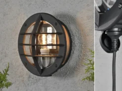 LED Außenwandleuchte mit Steckdose, Alu Schwarz & Klarglas, Ø 31cm