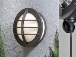 LED Außenwandleuchte mit Steckdose, Alu schwarz & Acrylglas Weiß, Ø 31cm