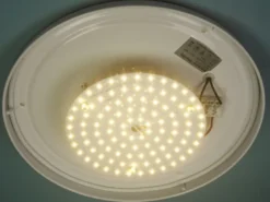 LED-Deckenleuchte rund, Glas satiniert mit Klarrand, Dekorring Chrom, Ø 40cm