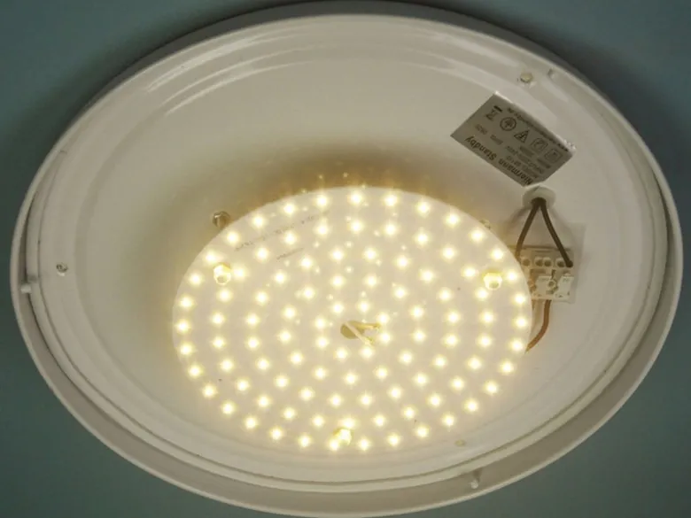 LED-Deckenleuchte rund, Schliffglas satiniert, Dekorring Nickel matt, Ø 25cm