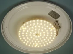 LED-Deckenleuchte rund, Schliffglas satiniert, Dekorring Messing poliert, Ø 25cm