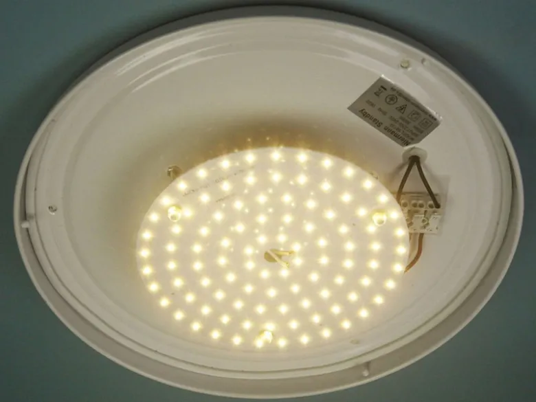 LED-Deckenleuchte rund, Schliffglas satiniert, Dekorring Nickel matt, Ø 35cm