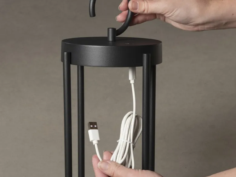 LED Outdoor Laterne MANOROLA USB aufladbar für Boden & Tisch, Schwarz Höhe 39cm
