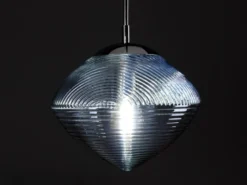 LED Pendelleuchte einflammig mit Relief Glasschirm in Blau, Ø 26cm