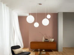 LED Pendelleuchte 4 flammig mit Glaskugeln Opalweiß, Abhängung bis 250cm