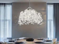 LED Pendelleuchte mit Blätter Lampenschirm in Weiß, Ø 38cm