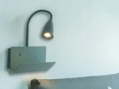 LED Schwanenhals Leselampe Grün mit Ablage & USB-Ladefunktion, B. 23cm