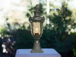 LED Sockel Laterne im Jugendstil mit Amberglas, Höhe 54cm