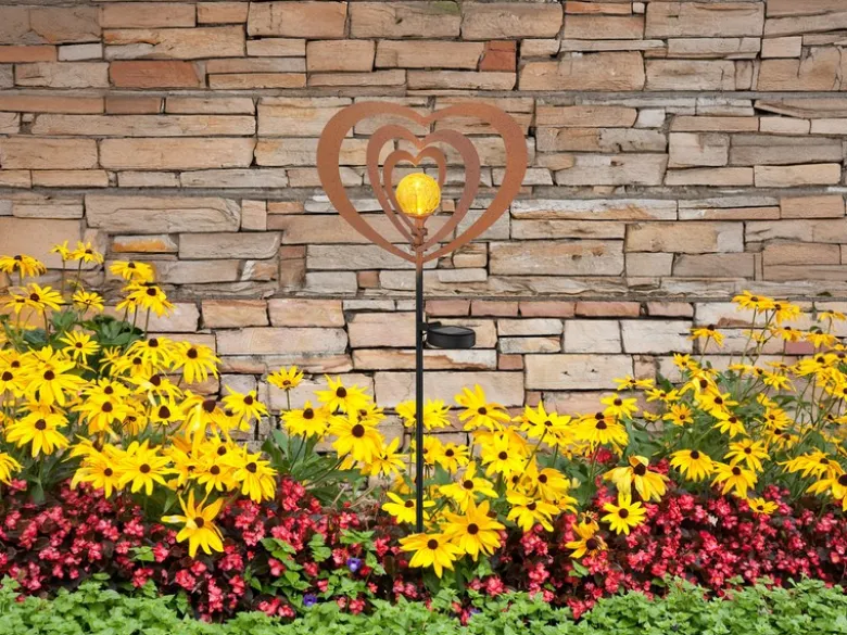 LED Solar Gartenstecker mit drehbaren Herzen & Erdspieß in Rostoptik, Höhe 82cm