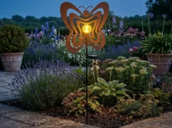 LED Solar Gartenstecker mit drehbaren Schmetterlingen in Rostoptik, Höhe 83cm