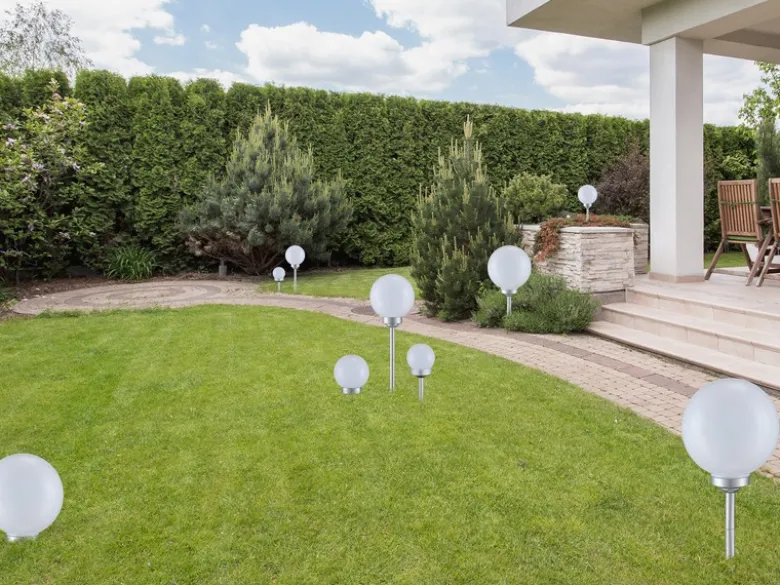 LED Solarkugel Garten - Leuchtkugel Ø 20cm mit Erdspieß
