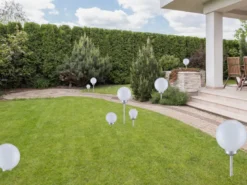 LED Solarkugeln Garten - 2er SET, Leuchtkugel Ø 15cm mit Erdspieß