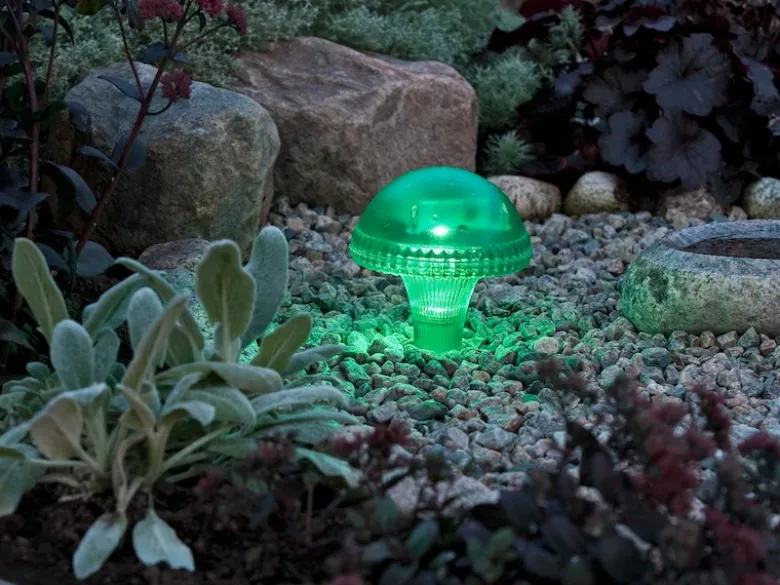 LED Solarleuchte ASSISI, Grün mit Erdspieß Höhe 27,5 cm