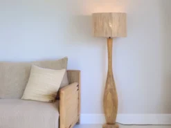 LED Stehleuchte aus Naturholz mit Lampenschirm aus Jute, Höhe 135cm