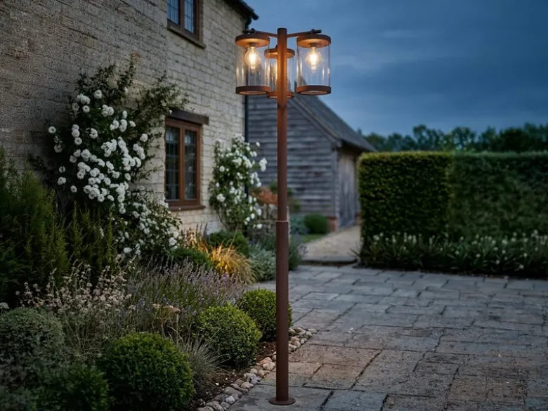 LED Straßenlaterne im Landhausstil, 3-flammig Rostoptik, Höhe 240cm