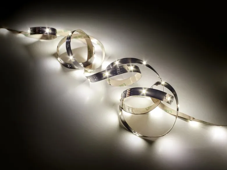 LED Streifen CHIP mit Fernbedienung & Dimmer, Lichtfarbe einstellbar - 5 Meter