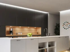 LED Streifen CHIP mit Fernbedienung & Dimmer, Lichtfarbe einstellbar - 5 Meter