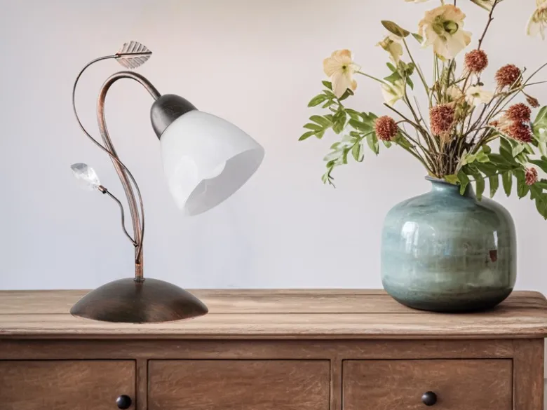 LED Tischleuchte in Rostoptik mit Blätter Deko, Höhe 32cm