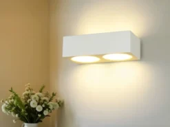 LED Wandleuchte eckig aus Gips mit Up and Down Lichteffekt, Breite 23cm
