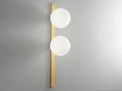 LED Wandleuchte 2-flammig Gold mit Glaskugeln in Opalweiß, Höhe 60cm
