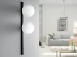 LED Wandleuchte 2-flammig Schwarz mit Glaskugeln in Opalweiß, Höhe 60cm