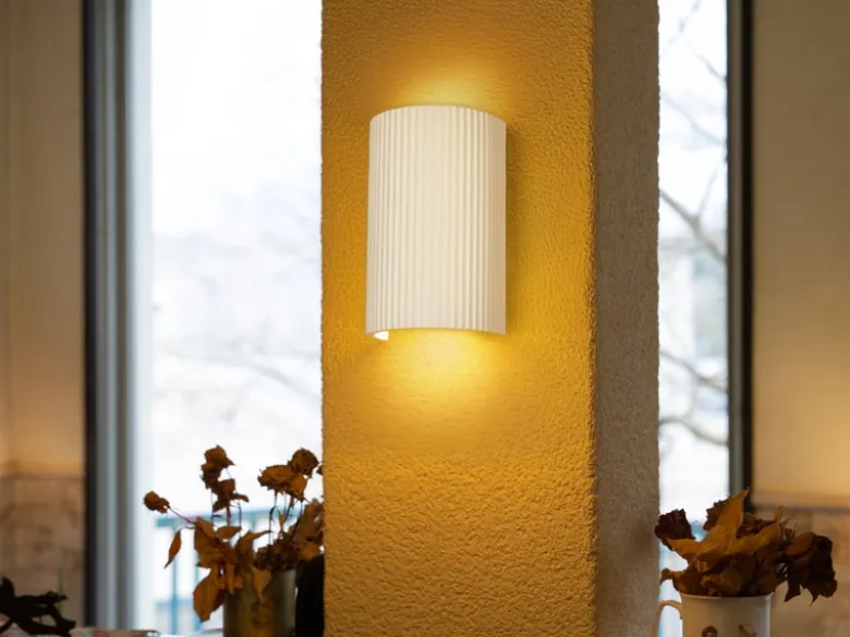 LED Wandleuchte halbrund aus Gips mit Up and Down Lichteffekt, Höhe 22cm