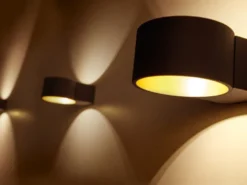 LED Wandleuchte LACAPO Schwarz Gold mit Up and Down Licht, Ø 10,5cm