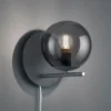 LED Wandleuchte mit Schalter, Kabel und Stecker, Rauchglas Kugel, Höhe 21cm