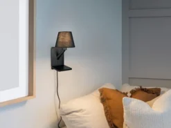 LED Wandleuchte mit Stecker, Schalter & Ladefunktion Schwarz, Höhe 31cm