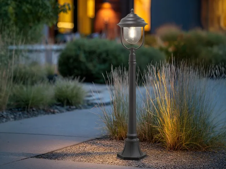 LED Wegeleuchte im Landhausstil, Gartenlaterne Schwarz, Höhe 118cm