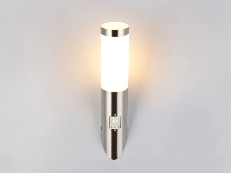 Moderne Außenwandleuchte TRIOTO mit Bewegungsmelder Silber, Höhe 39cm