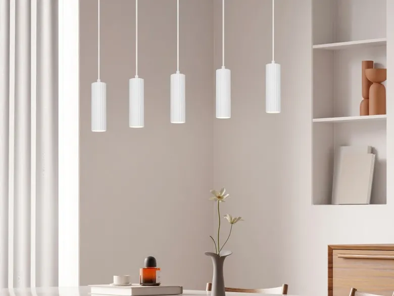 Moderne Pendelleuchte SOKA 5-flammig aus Metall Weiß, Breite 85cm