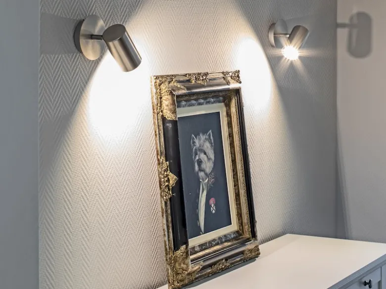 Moderner Wandstrahler FAINAS Silber, Spot schwenkbar mit GU10 LED, Breite 11cm