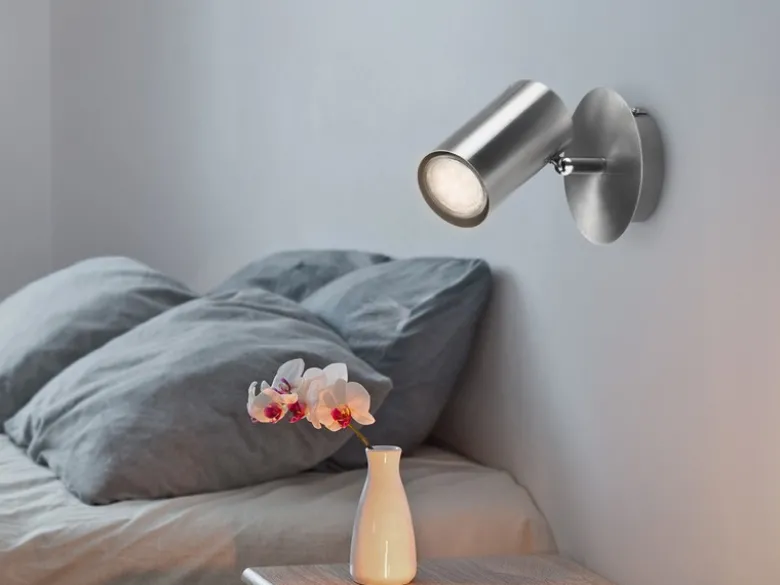 Moderner Wandstrahler FAINAS Silber, Spot schwenkbar mit GU10 LED, Breite 11cm