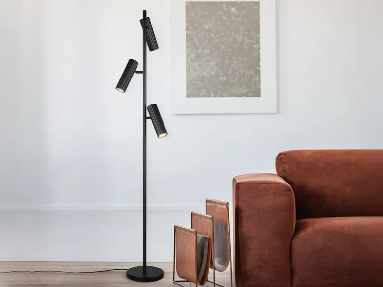 Moderne Stehlampe SOKA mit 3 schwenkbaren Spots, Schwarz, Höhe 150cm