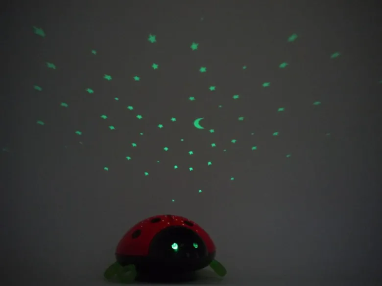Nachtlicht BEETLESTAR, Sternprojektor mit LED-Farbwechsler, Abschaltautomatik