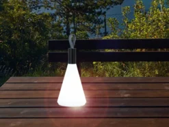 Outdoor Akku Tischleuchte PRIAN Höhe 31,5cm - dimmbar & USB aufladbar