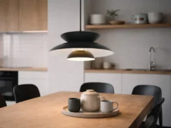 Pendelleuchte AMARILA skandinavisch mit Metall Lampenschirm Schwarz Ø 40cm